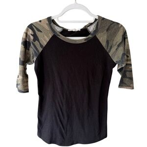 Black and Green Fitted 3/4 Sleeve Tee Women’s S Streetwear Y2K Casual Camo Retro